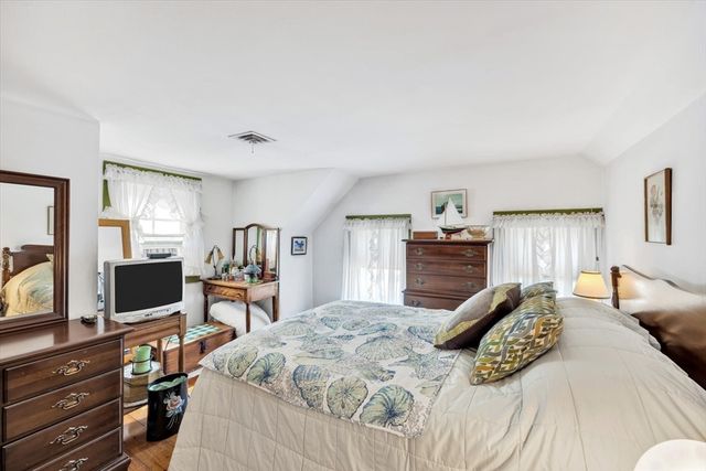 178 School St, Dennis, MA 02670