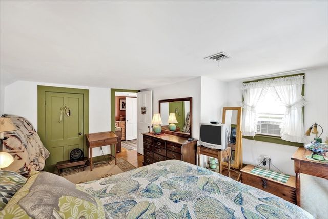 178 School St, Dennis, MA 02670