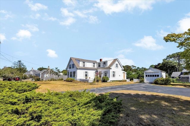 178 School St, Dennis, MA 02670