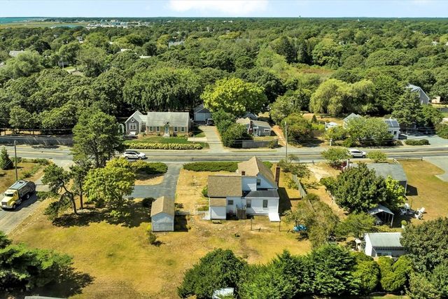178 School St, Dennis, MA 02670