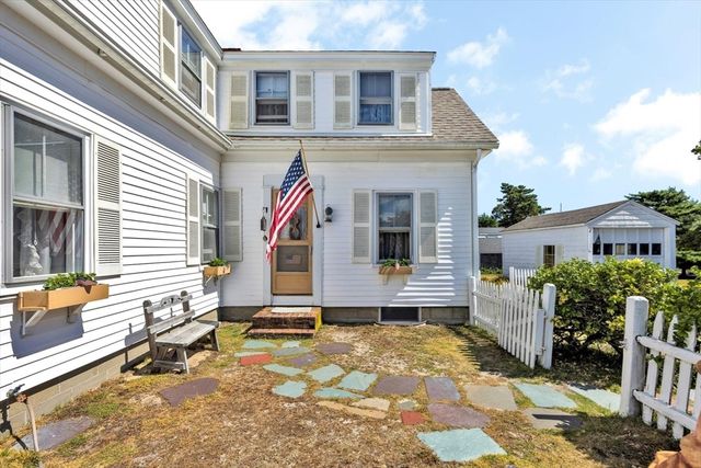178 School St, Dennis, MA 02670