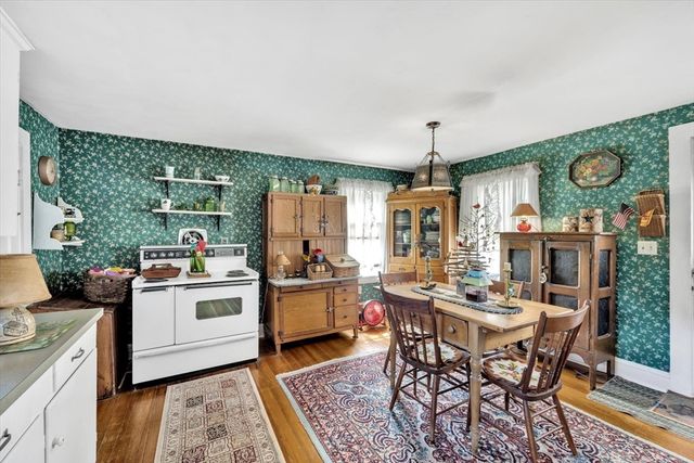 178 School St, Dennis, MA 02670