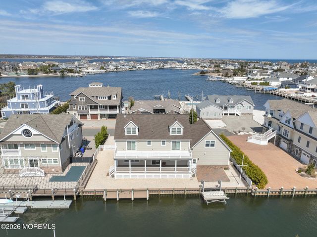 305 Sloop Lane, Mantoloking, NJ 08738