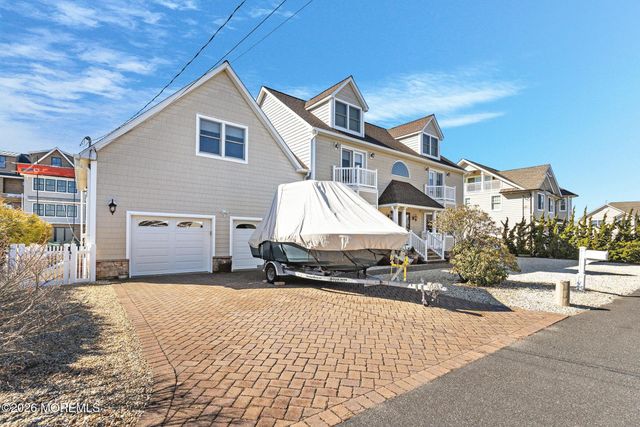 305 Sloop Lane, Mantoloking, NJ 08738