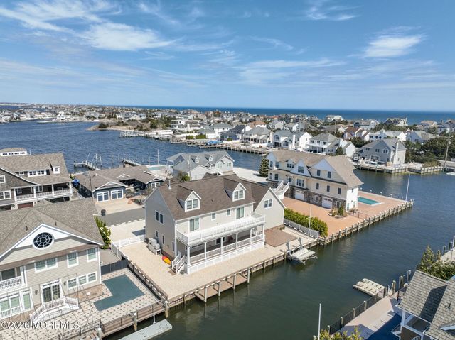 305 Sloop Lane, Mantoloking, NJ 08738