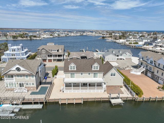 305 Sloop Lane, Mantoloking, NJ 08738