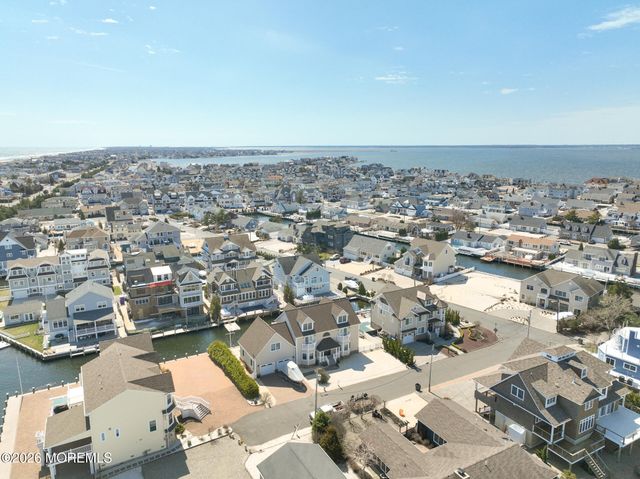 305 Sloop Lane, Mantoloking, NJ 08738