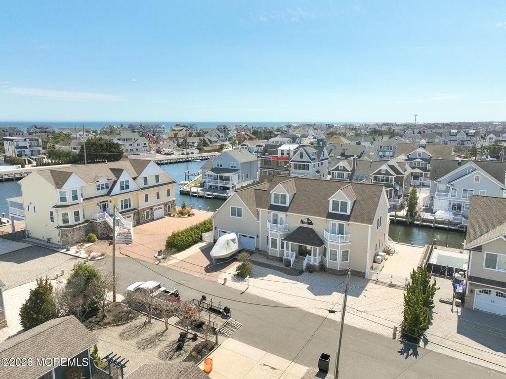 305 Sloop Lane, Mantoloking, NJ 08738