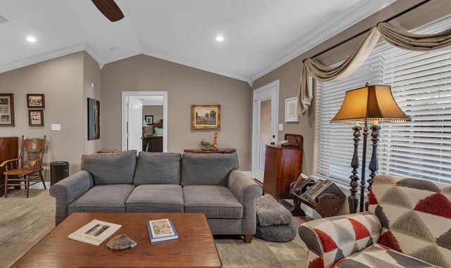 1807 Yellowstone, Longview, TX 75605