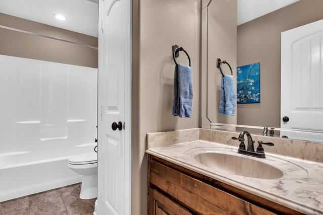 1807 Yellowstone, Longview, TX 75605