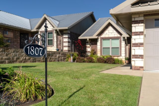 1807 Yellowstone, Longview, TX 75605