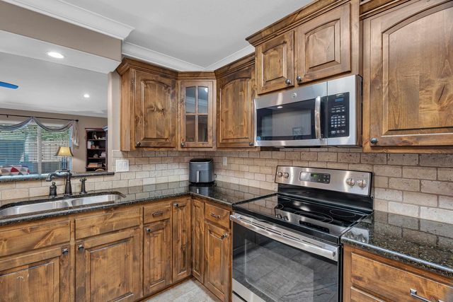 1807 Yellowstone, Longview, TX 75605