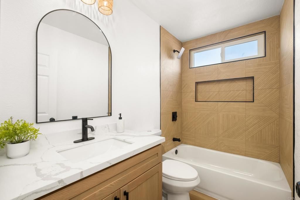 Image 16 of property listing at 552 Felicita Avenue, Spring Valley, CA 91977