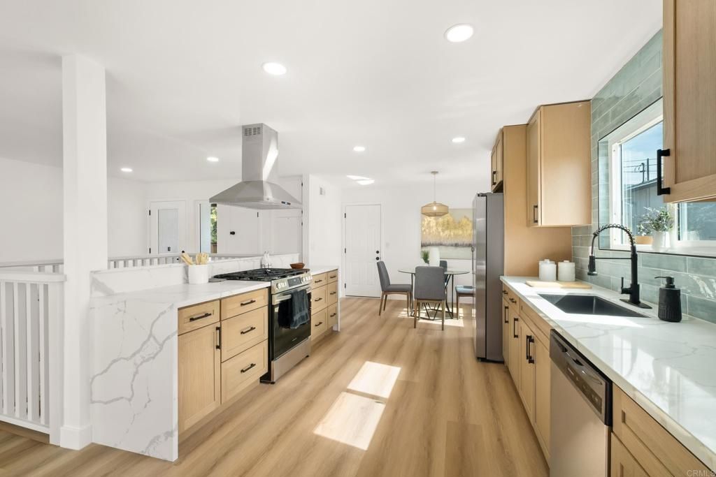 Image 2 of property listing at 552 Felicita Avenue, Spring Valley, CA 91977