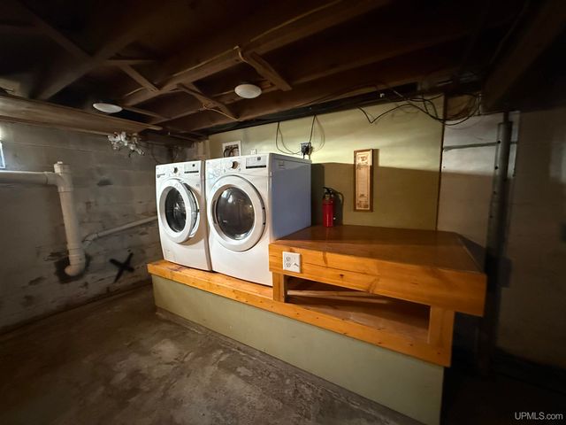 4746 E Sunnyside Avenue, Ironwood, MI 49938