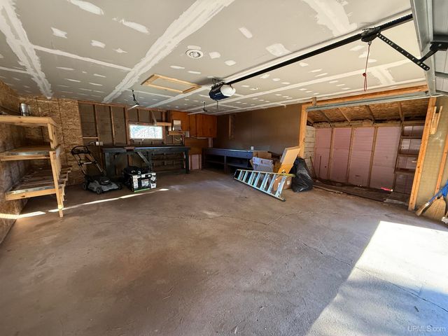 4746 E Sunnyside Avenue, Ironwood, MI 49938