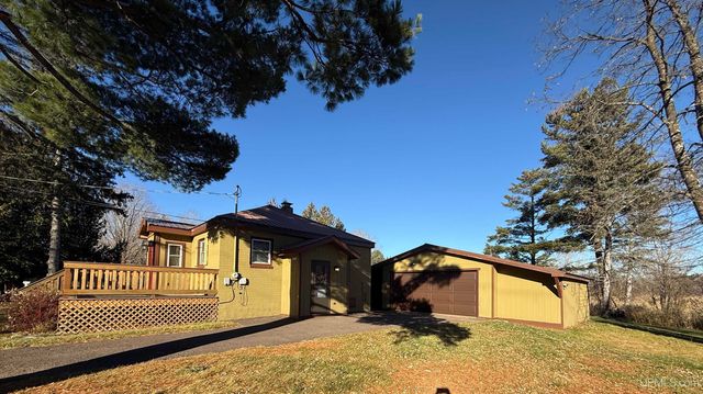 4746 E Sunnyside Avenue, Ironwood, MI 49938