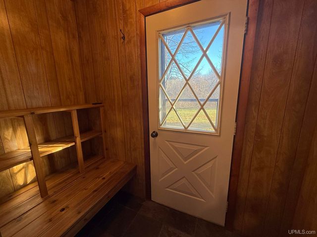 4746 E Sunnyside Avenue, Ironwood, MI 49938