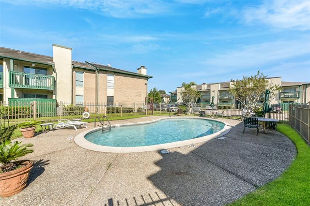 1516 Bay Area Boulevard F16, Houston, TX 77058