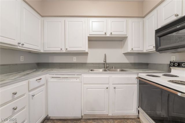 3151 Soaring Gulls Drive 2034, Las Vegas, NV 89128