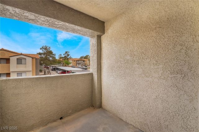 3151 Soaring Gulls Drive 2034, Las Vegas, NV 89128