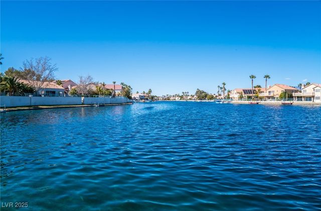 3151 Soaring Gulls Drive 2034, Las Vegas, NV 89128