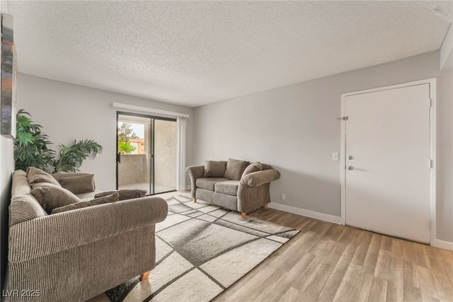 3151 Soaring Gulls Drive 2034, Las Vegas, NV 89128