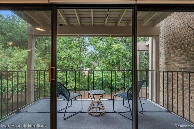 6461 Maple Hills Drive, Bloomfield Hills, MI 48301