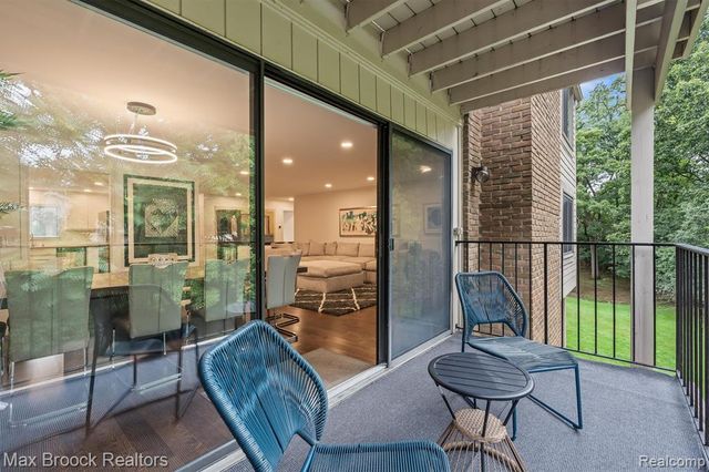 6461 Maple Hills Drive, Bloomfield Hills, MI 48301