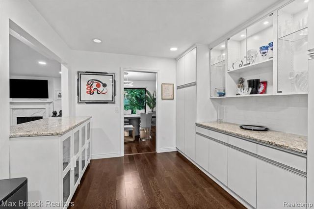 6461 Maple Hills Drive, Bloomfield Hills, MI 48301
