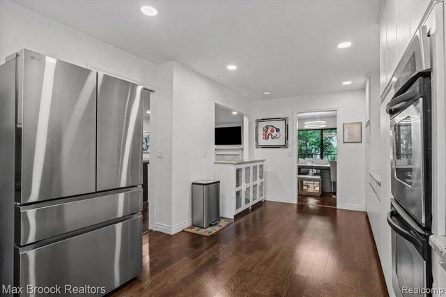 6461 Maple Hills Drive, Bloomfield Hills, MI 48301