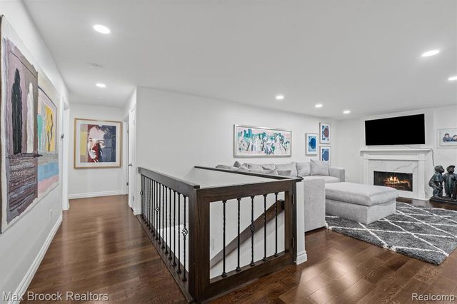 6461 Maple Hills Drive, Bloomfield Hills, MI 48301