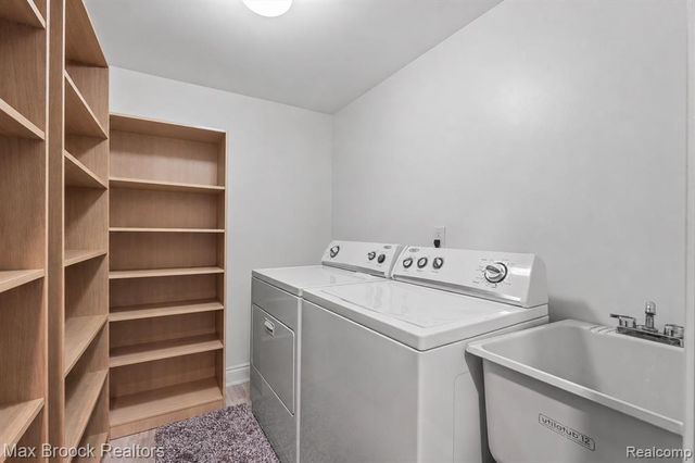6461 Maple Hills Drive, Bloomfield Hills, MI 48301