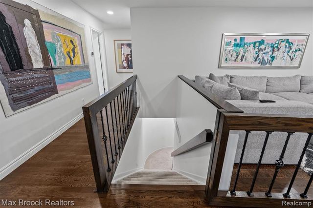 6461 Maple Hills Drive, Bloomfield Hills, MI 48301