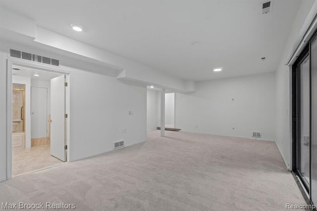 6461 Maple Hills Drive, Bloomfield Hills, MI 48301