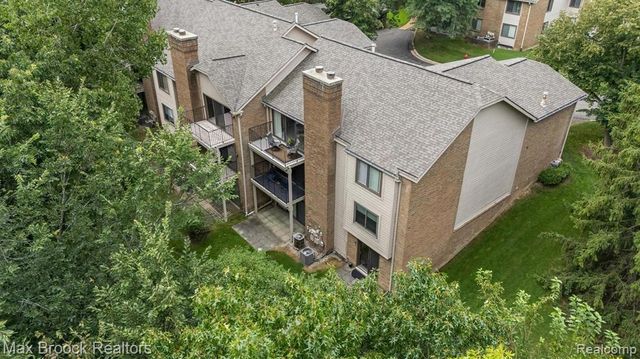 6461 Maple Hills Drive, Bloomfield Hills, MI 48301