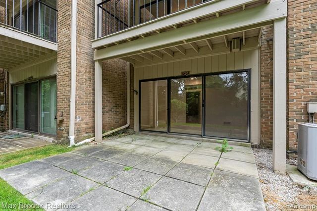 6461 Maple Hills Drive, Bloomfield Hills, MI 48301