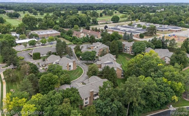 6461 Maple Hills Drive, Bloomfield Hills, MI 48301