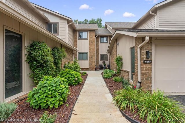 6461 Maple Hills Drive, Bloomfield Hills, MI 48301