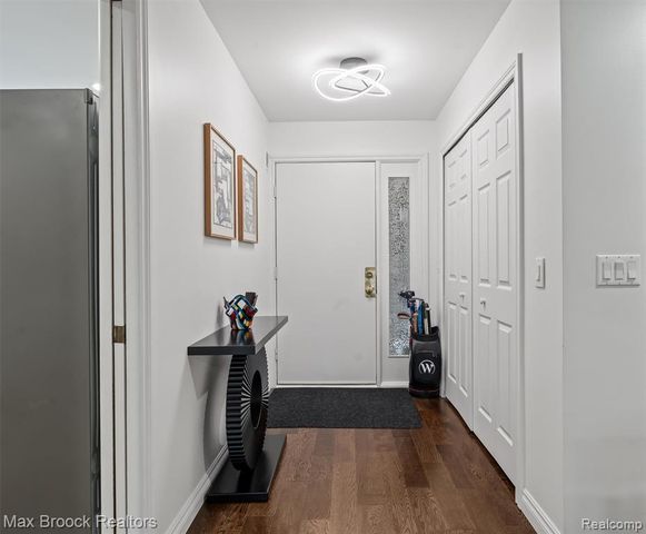 6461 Maple Hills Drive, Bloomfield Hills, MI 48301