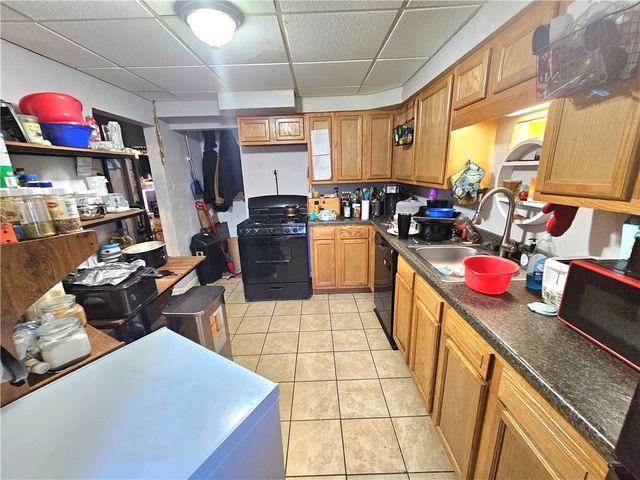 1962 Straubs Ln, Troy Hill, PA 15212