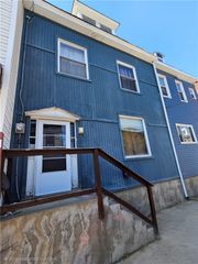 1962 Straubs Ln, Troy Hill, PA 15212