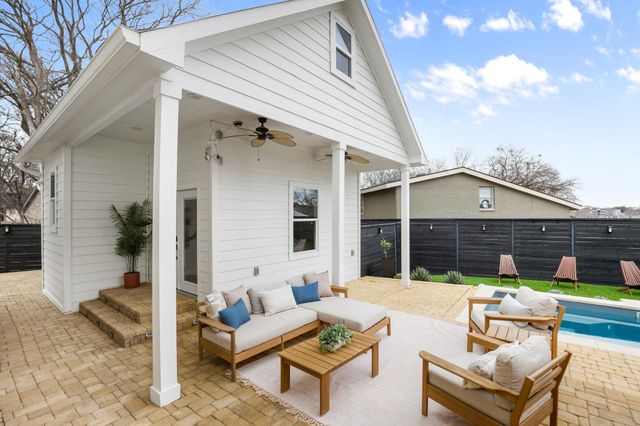 1813 Crooked LN, Austin, TX 78741