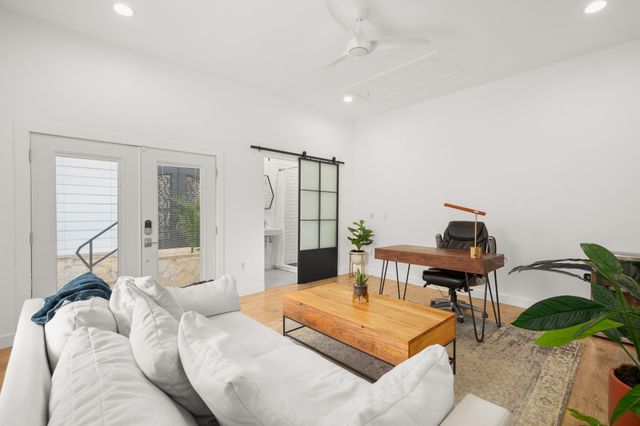 1813 Crooked LN, Austin, TX 78741