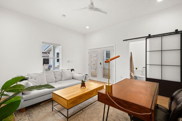 1813 Crooked LN, Austin, TX 78741