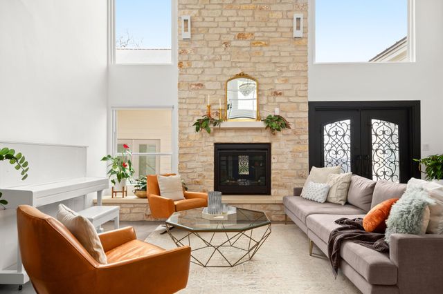 1813 Crooked LN, Austin, TX 78741