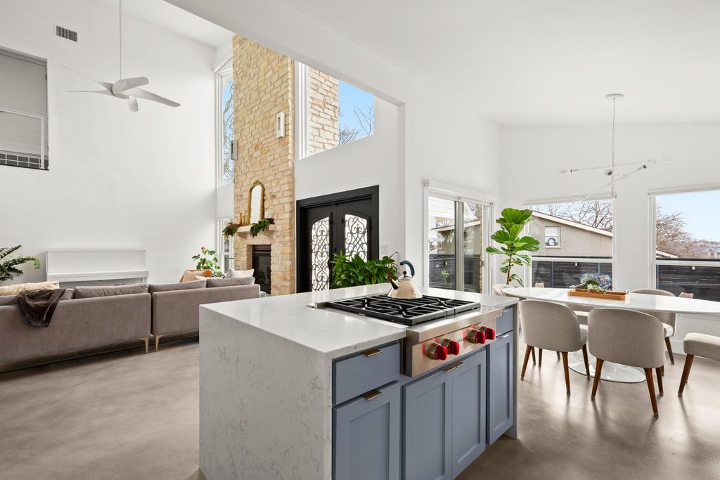 1813 Crooked LN, Austin, TX 78741