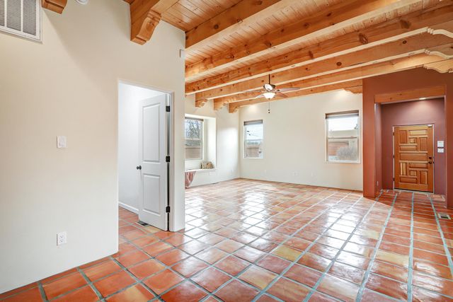 2401 Kestrel Court NW, Albuquerque, NM 87107