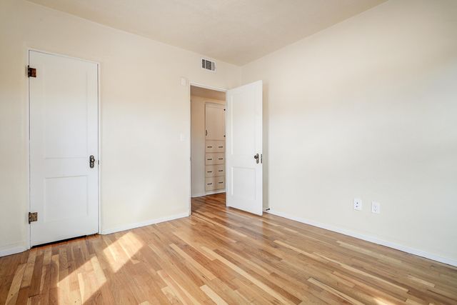 2401 Kestrel Court NW, Albuquerque, NM 87107