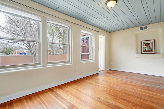 2401 Kestrel Court NW, Albuquerque, NM 87107